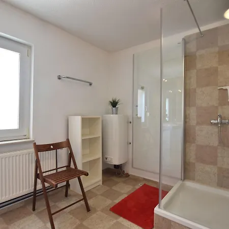 Charming In Near The Sea Rakow